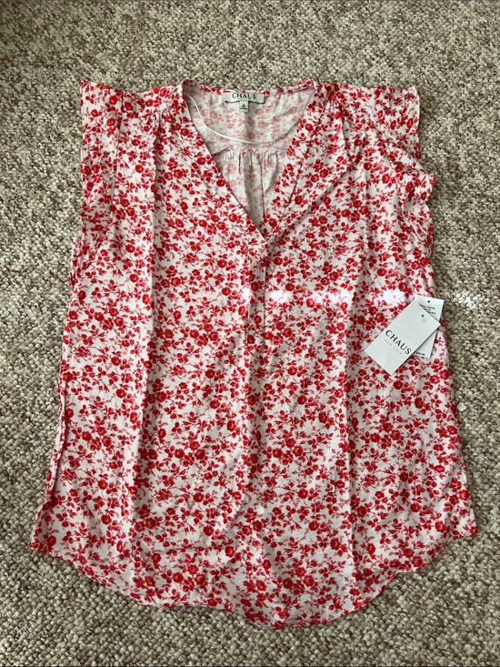 Chaus Tops - Chaus White and Hibiscus Red Floral V-Neck Sleeveless Camisole